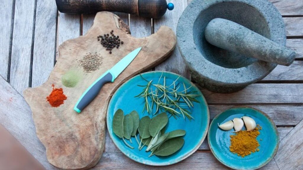 Beyond the Basics: Innovative Uses for Curry Leaves in Modern Cooking