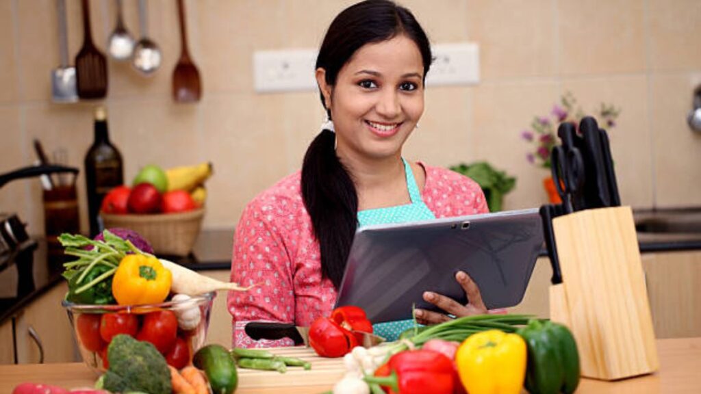 How Indian Housewives Turn Small Investments into Big Returns