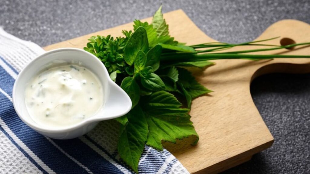 Why Salad Cream Is the Perfect Dressing for Summer Salads