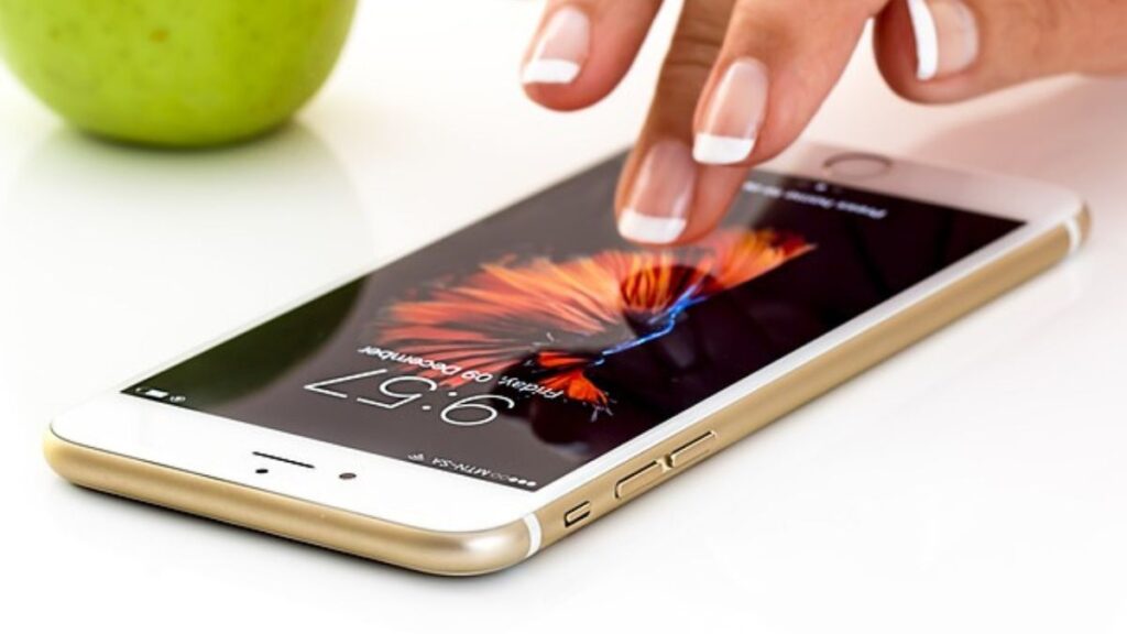 Flexible Smartphones: A Revolutionary Leap in Mobile Design and Functionality